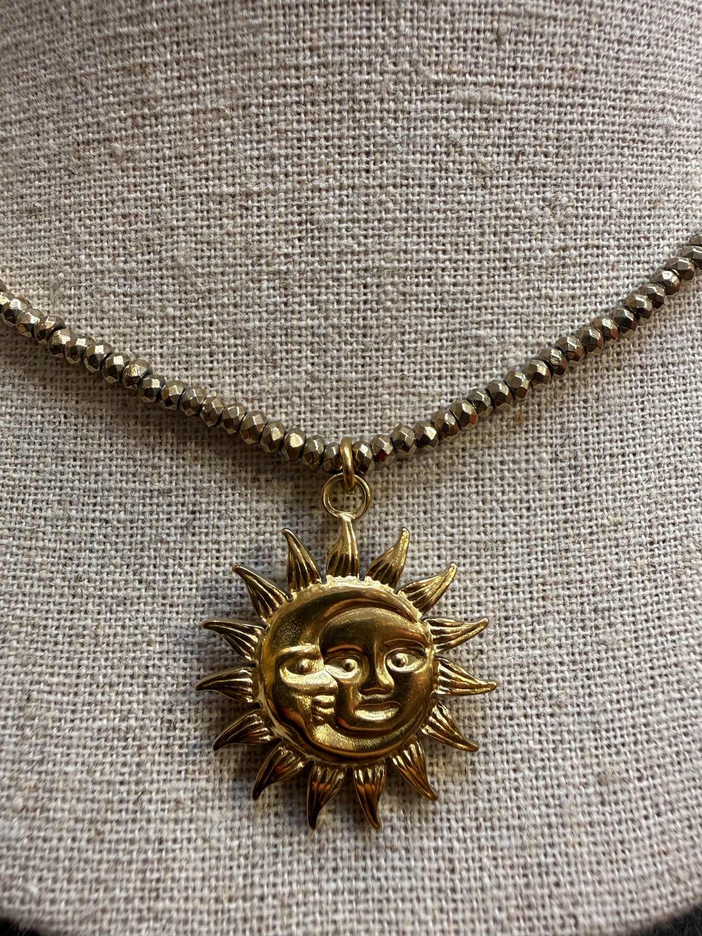 Sunny moon necklace
