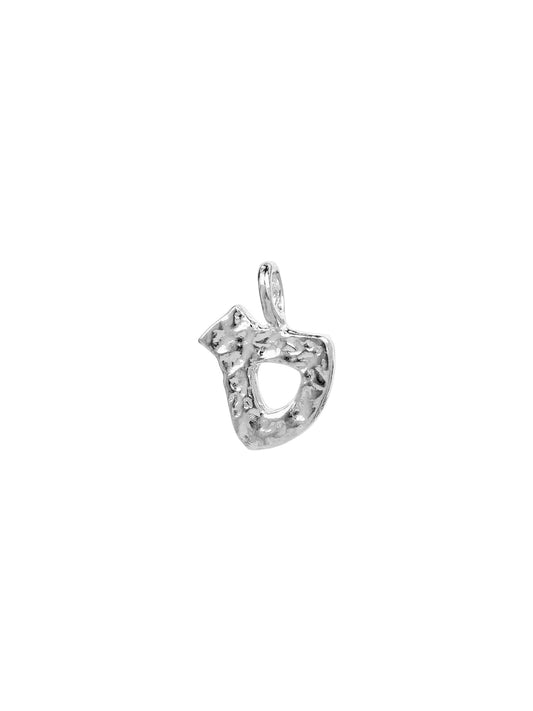 ס - samech - worn on model - Hebrew letter charm | Love Letters Tel Aviv